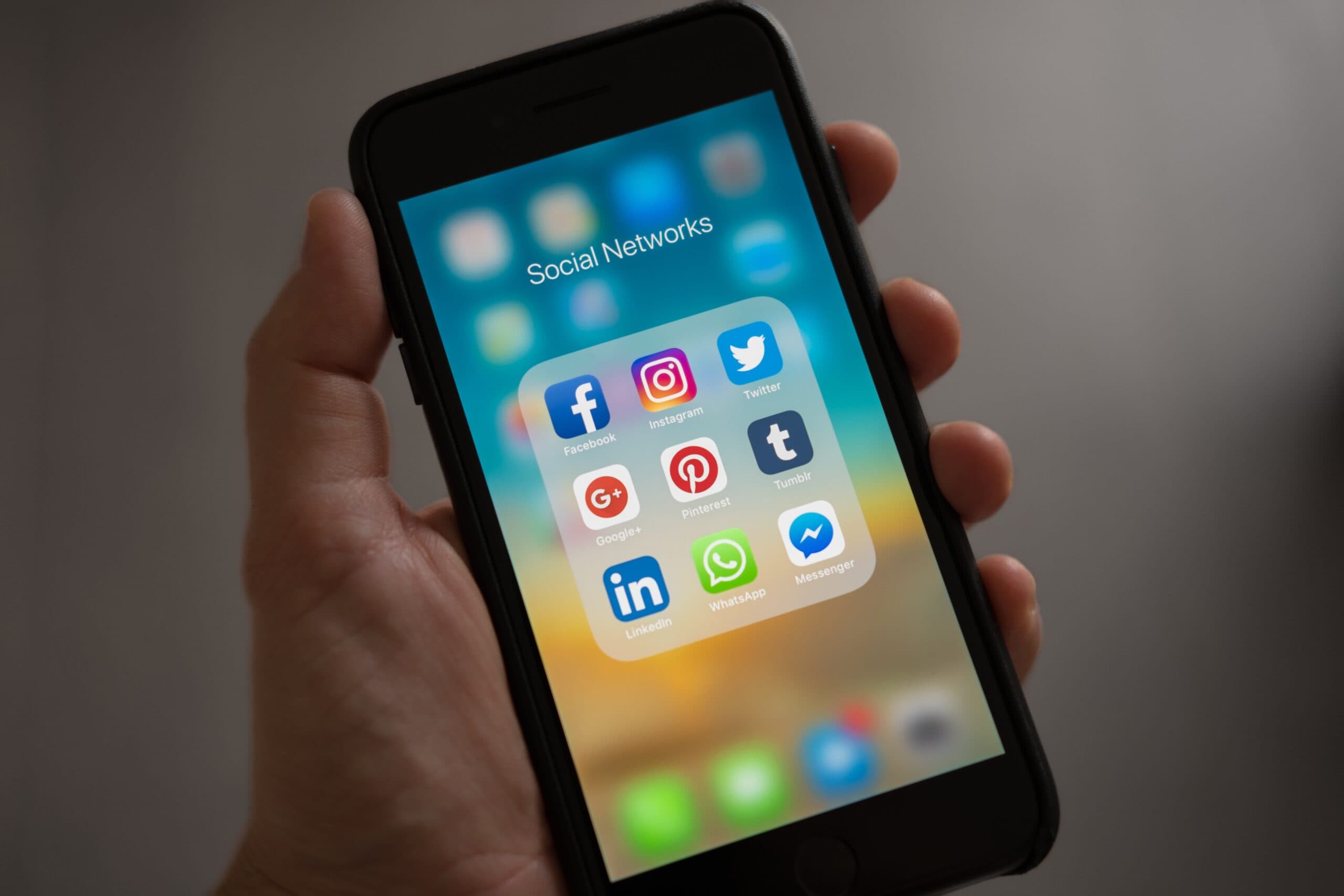 Social advertising creative